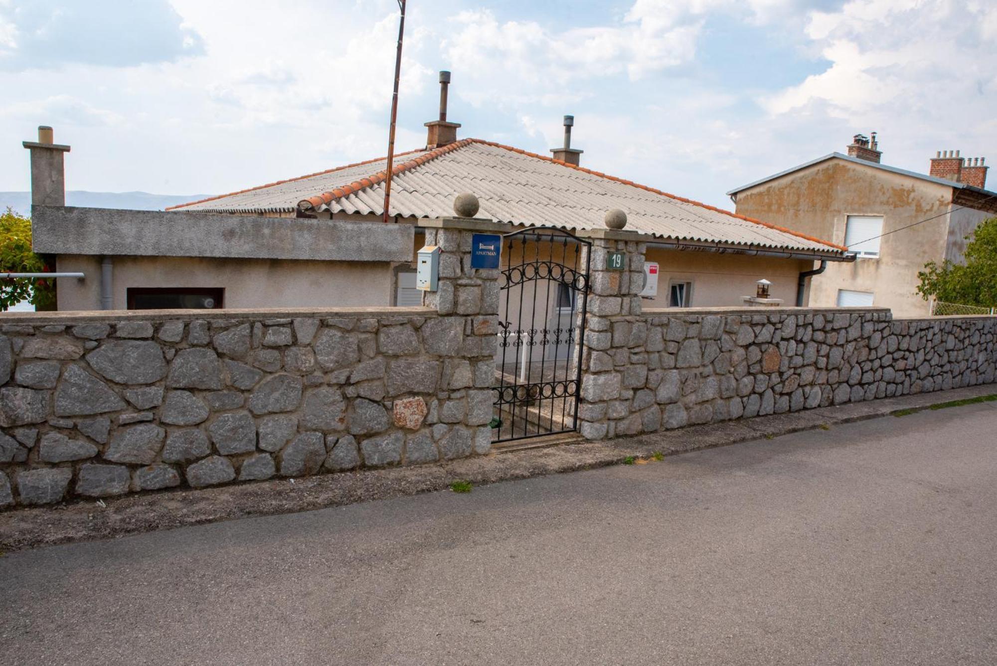 Apartmani Silvana&Vera Senj  Exterior foto