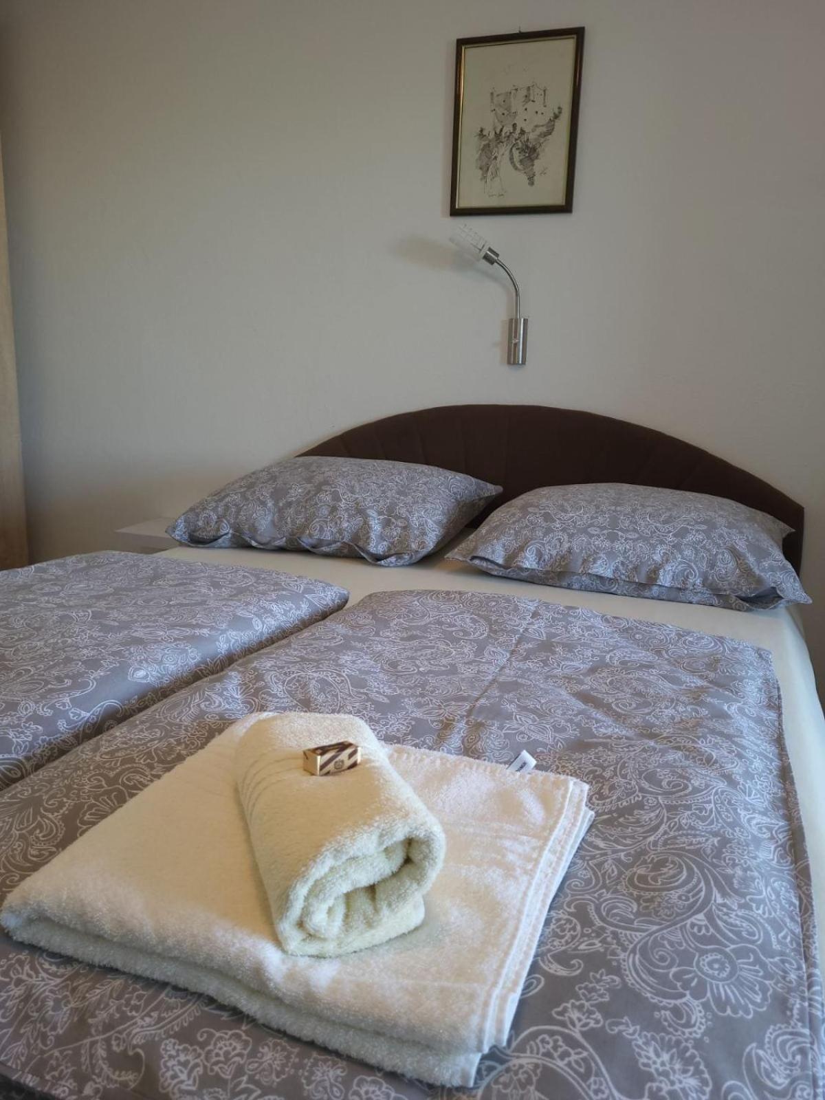 Apartmani Silvana&Vera Senj  Exterior foto